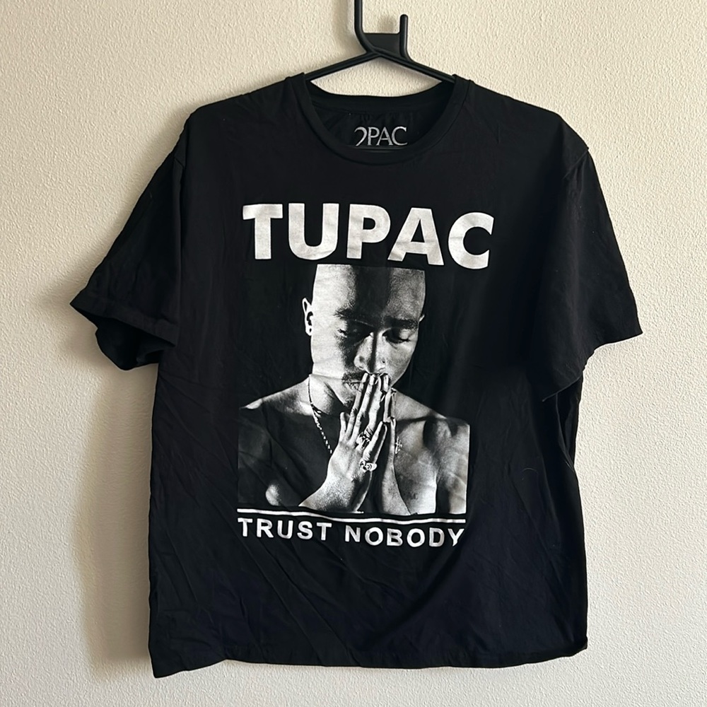 Tupac Gently Used Trust Nobody 100% Cotton Black Short Sleeve Tee Shirt..Size: L